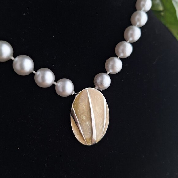 Vintage Double Strand Faux Pearl Necklace Gray Clasp Pendant 20 Inch - Picture 8 of 11